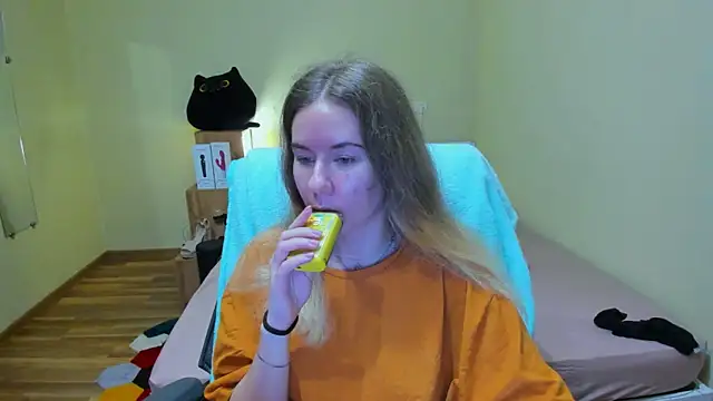 EmilyPaw online show from March 2025 06:22:01 PM