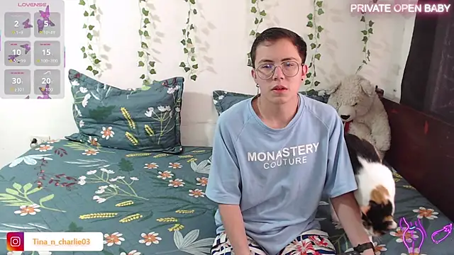 Tina 4 Charlie online show from November 2025 12:39:02 PM