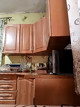 Laura Kiss online show from February 2026 07:04:02 PM