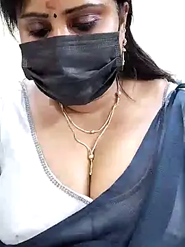 Queenflowerr online show from February 2025 10:19:02 PM