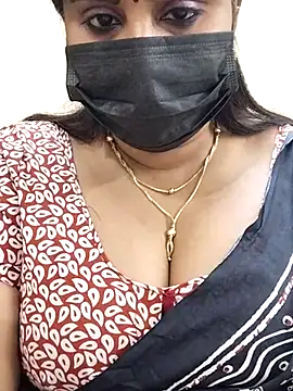 Queenflowerr online show from February 2025 03:32:02 PM