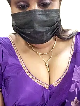 Queenflowerr online show from February 2025 07:10:01 PM