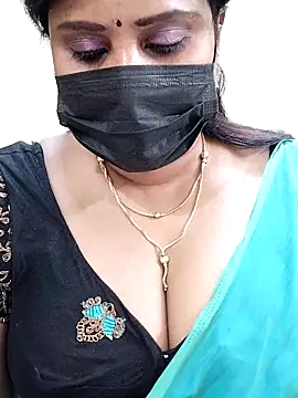 Queenflowerr online show from March 2025 07:27:02 PM