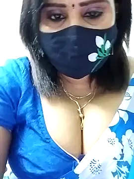 Queenflowerr online show from September 2025 05:02:01 PM