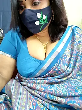 Queenflowerr online show from February 2026 12:42:02 PM