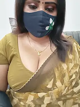 Snapshot of Queenflowerr chatting on July 2026 06:00:02 PM Queenflowerr online show from July 2026 06:00:02 PM
