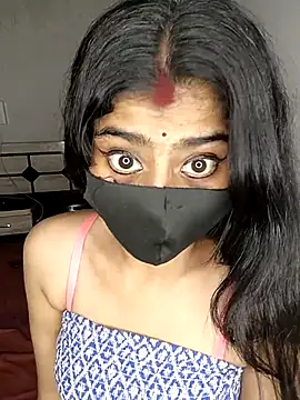 Love-N online show from April 2026 07:38:02 PM