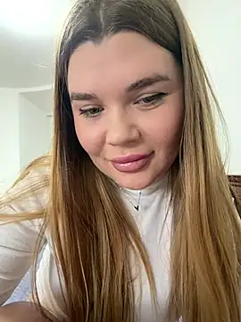 Snapshot of ella_zzz chatting on February 2026 01:43:01 PM ella zzz online show from February 2026 01:43:01 PM