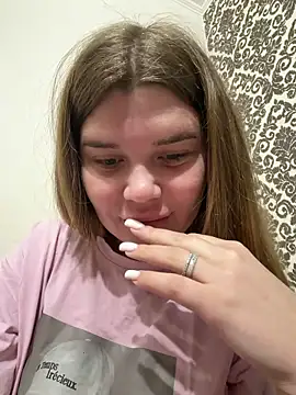 Snapshot of ella_zzz chatting on February 2026 07:44:02 PM ella zzz online show from February 2026 07:44:02 PM