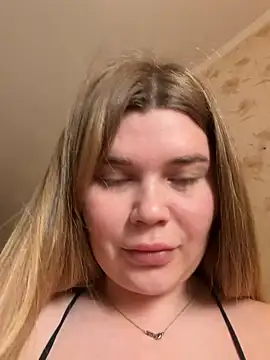Snapshot of ella_zzz chatting on April 2026 02:17:02 PM ella zzz online show from April 2026 02:17:02 PM