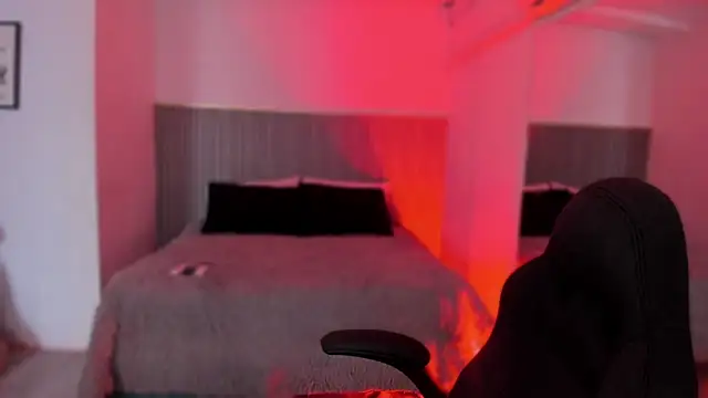 bonnieAn online show from November 2025 11:53:02 AM