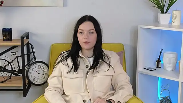 Snapshot of GladysHewell chatting on January 2025 10:50:02 AM GladysHewell online show from January 2025 10:50:02 AM