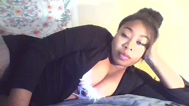 Snapshot of angeliquebelcali chatting on October 2025 06:30:02 PM angeliquebelcali online show from October 2025 06:30:02 PM