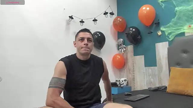 Frank Millers online show from October 2025 07:46:02 PM