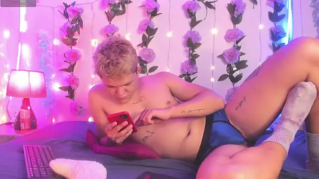 izan 20 online show from April 2026 09:54:01 PM