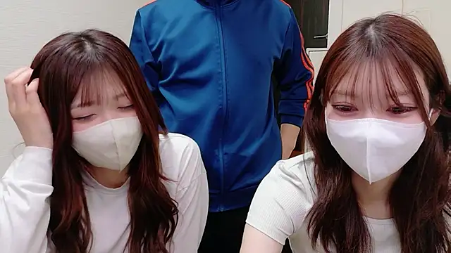 NA-KAREN-V8 online show from May 2026 12:09:02 PM