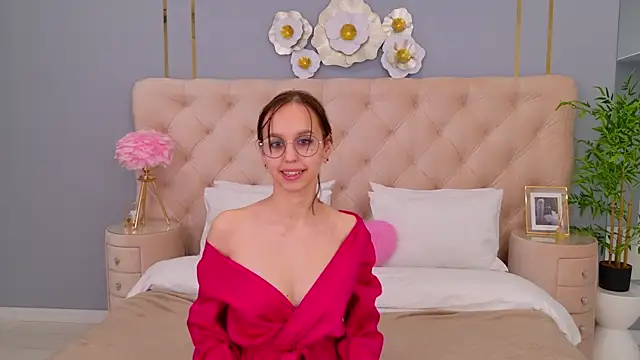 SandraTucker online show from March 2025 09:18:02 AM