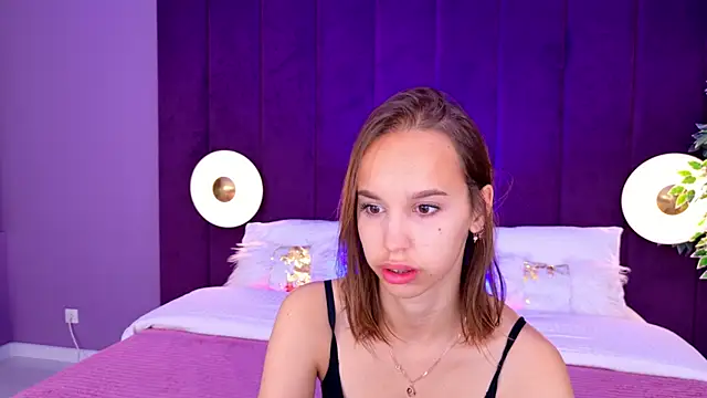 SandraTucker online show from July 2026 02:40:01 AM