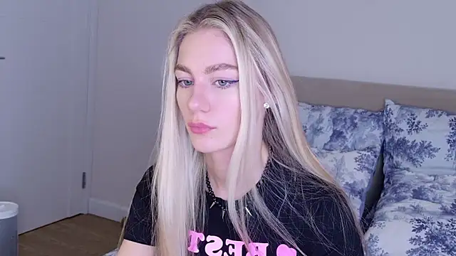 GabriellaOlsen online show from December 2025 01:05:01 PM