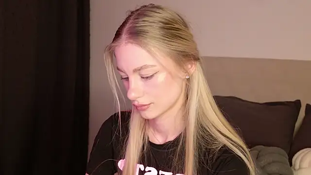 GabriellaOlsen online show from April 2026 07:58:02 PM