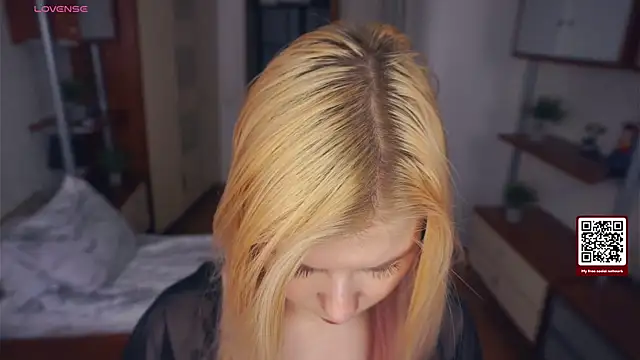 LynetHakes online show from November 2025 04:23:02 AM