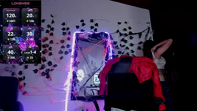 saray  jones online show from October 2025 01:56:01 PM