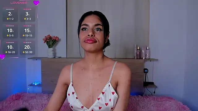 Cameron Lovee online show from October 2025 03:43:01 AM