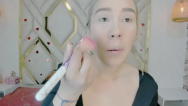 Lannajansen online show from February 2025 01:17:02 PM