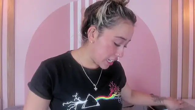 Lannajansen online show from March 2026 01:07:02 PM