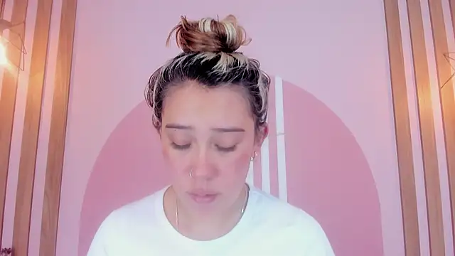 Lannajansen online show from March 2026 01:38:01 PM