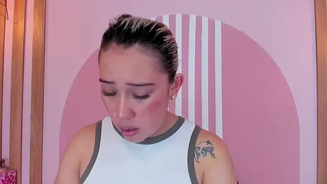 Lannajansen online show from March 2026 01:28:01 PM