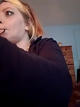 Snapshot of barbieinbondage7 chatting on April 2026 04:20:02 PM barbieinbondage7 online show from April 2026 04:20:02 PM