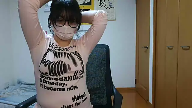 Snapshot of Sisi_cute chatting on March 2026 10:43:01 AM Sisi cute online show from March 2026 10:43:01 AM