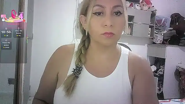 Snapshot of mariana0x chatting on May 2026 08:58:01 PM mariana0x online show from May 2026 08:58:01 PM