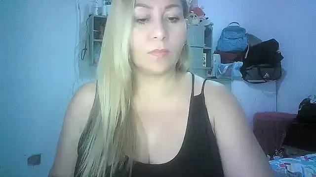 Snapshot of mariana0x chatting on May 2026 07:41:01 PM mariana0x online show from May 2026 07:41:01 PM