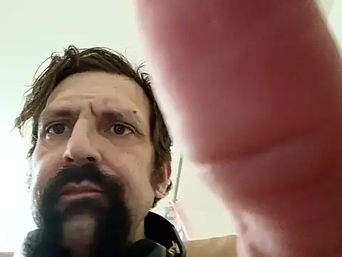 Snapshot of Johndis805 chatting on October 2025 01:56:02 PM Johndis805 online show from October 2025 01:56:02 PM