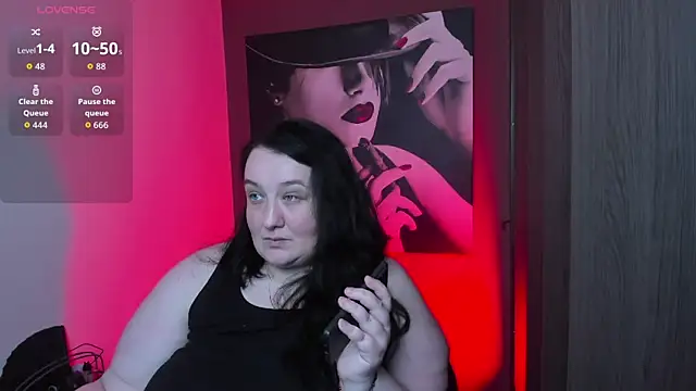 Snapshot of QueenOfHaze chatting on May 2026 06:41:02 AM QueenOfHaze online show from May 2026 06:41:02 AM
