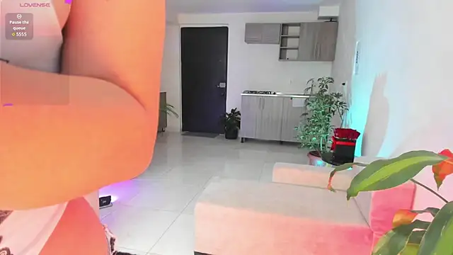 Hannah Jonhson online show from November 2025 02:28:02 AM