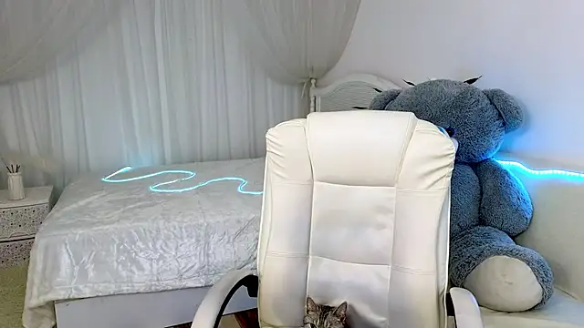 Donna Sun online show from March 2025 05:44:02 AM