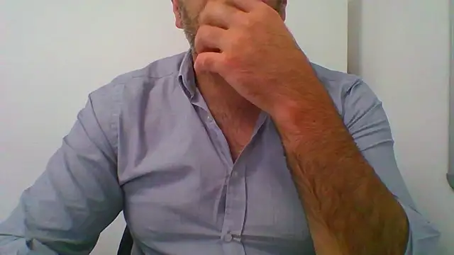 Snapshot of _tuga_man_ chatting on September 2025 12:40:01 PM tuga man online show from September 2025 12:40:01 PM