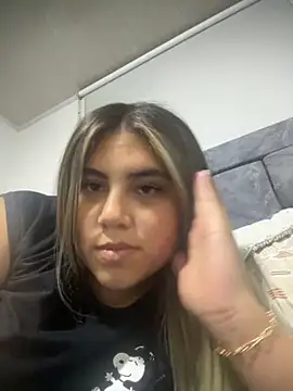 MeganCrow online show from November 2025 12:05:01 AM