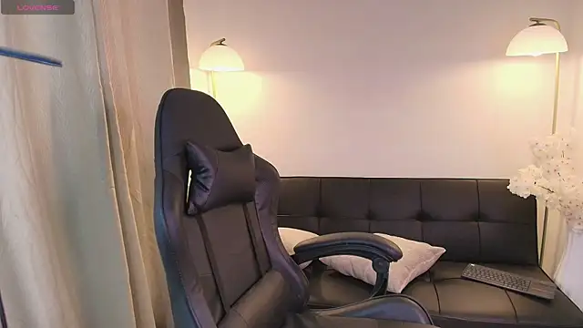 Victoria Collinns online show from April 2026 05:03:01 PM