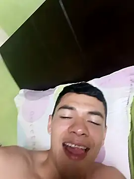 andresiito203 online show from February 2025 04:47:01 AM