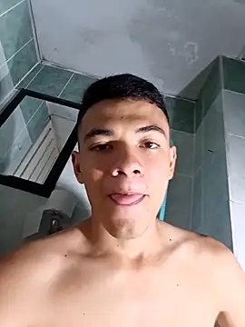 andresiito203 online show from February 2025 06:10:02 AM