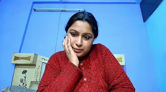 Sophia James online show from February 2025 08:13:02 AM