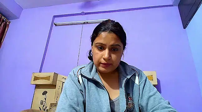 Sophia James online show from March 2025 03:13:02 PM