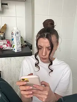 Snapshot of bunnythetailor chatting on February 2025 09:56:02 AM bunnythetailor online show from February 2025 09:56:02 AM