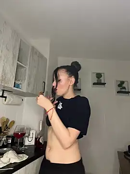 Snapshot of bunnythetailor chatting on February 2025 10:50:02 PM bunnythetailor online show from February 2025 10:50:02 PM