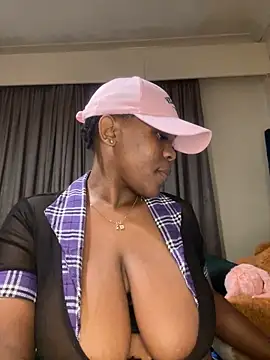 Boneca25 online show from March 2025 06:54:01 PM