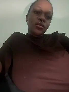 Boneca25 online show from April 2026 08:57:02 PM